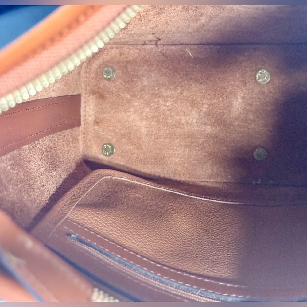 Vintage Dooney & Bourke 1980’s “British Tan”
 All Weather leather Small Hobo Bag - Picture 14 of 16